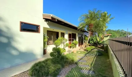 Casa com 3 quartos para alugar no Do Salto, Blumenau , 380 m2 por R$ 7.500