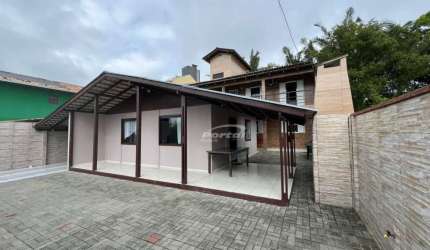 Casa com 5 quartos à venda no Centro, Penha , 257 m2 por R$ 1.300.000
