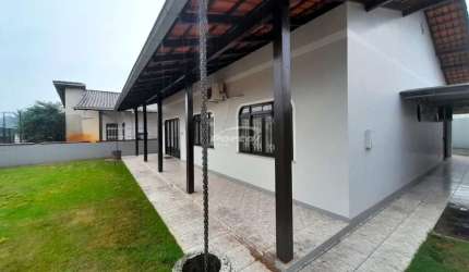 Casa com 3 quartos para alugar em Santa Terezinha, Gaspar , 133 m2 por R$ 4.000