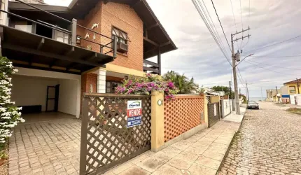 Casa com 6 quartos à venda no Itacolomi, Balneário Piçarras , 350 m2 por R$ 2.550.000