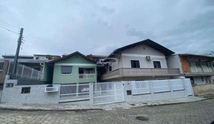 Casa com 3 quartos à venda no Itoupavazinha, Blumenau  por R$ 1.200.000