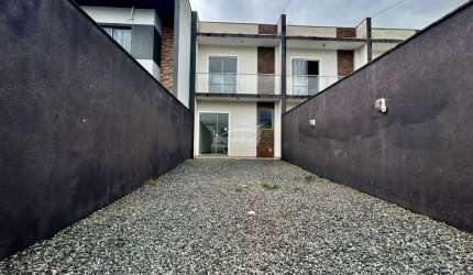 Casa com 2 quartos para alugar no Itacolomi, Balneário Piçarras , 71 m2 por R$ 2.250