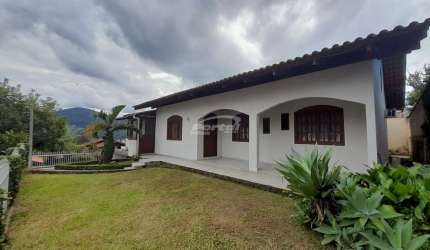 Casa com 3 quartos para alugar no Itoupava Central, Blumenau , 180 m2 por R$ 4.600