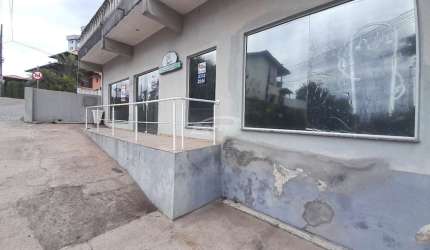 Sala comercial com 4 salas para alugar no Centro, Gaspar , 100 m2 por R$ 2.200