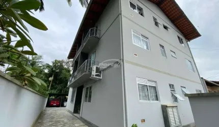 Apartamento com 2 quartos para alugar em Água Verde, Blumenau , 61 m2 por R$ 1.500