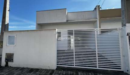 Casa com 3 quartos para alugar no Itacolomi, Balneário Piçarras , 82 m2 por R$ 2.600