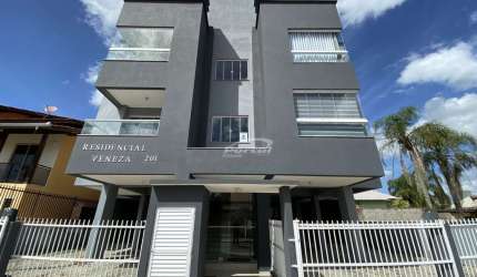 Apartamento com 3 quartos para alugar no Itacolomi, Balneário Piçarras , 81 m2 por R$ 2.800