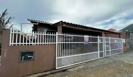 Casa com 2 quartos para alugar no Gravatá, Penha , 60 m2 por R$ 1.750