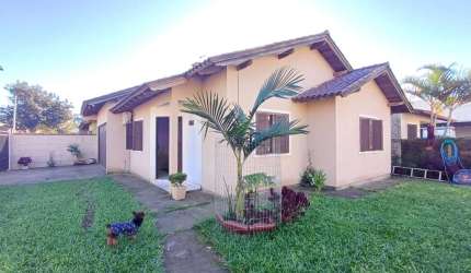 Casa com 3 quartos à venda na Rua Noel Guarany, 32, Jardim dos Lagos, Guaíba por R$ 450.000