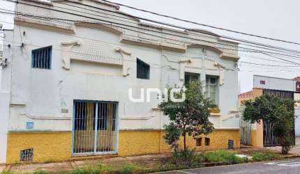 Casa com perfil comercial no centro de Piracicaba