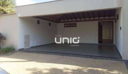 Casa assobrada disponível para locação e venda, no Condomínio Água Viva, localizado no bairro Jardim Caxambu, em Piracicaba/SP.