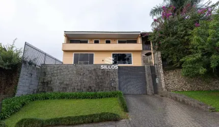 Casa com 3 suítes à venda no Ahú