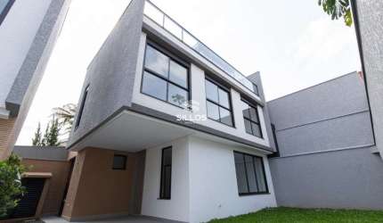 Sobrado Triplex 04 à venda com 3 quartos no São Lourenço - Curitiba/PR