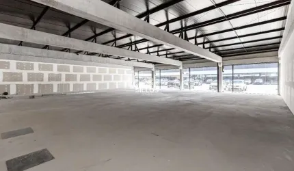Loja 03 com 93,00 m² para alugar no Centro Comercial Vila Lamu no Novo Mundo