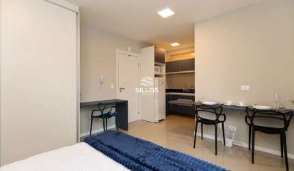 Studio mobiliado com 1 suíte para alugar no Centro de Curitiba