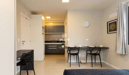 Studio mobiliado com 1 suíte para alugar no Centro de Curitiba