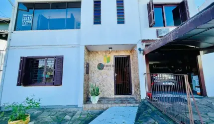 Casa com 3 Quartos 1 suíte  e 3 banheiros à Venda, 167 m² por R$ 590.000,00
