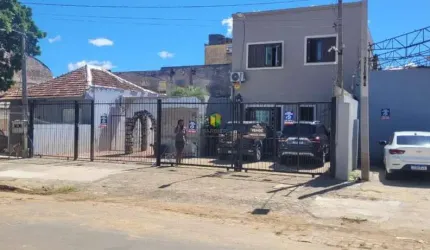 Casa com 5 quartos, 8 vagas e 300m² para vender por R$ 1.144.000