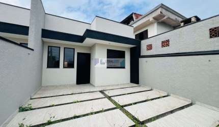 Residência com excelente acabamento - 3 dormitórios sendo uma suíte/Piscina.