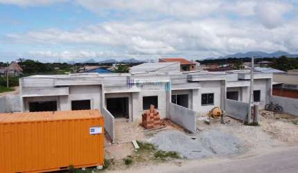 Residência com excelente acabamento - 2 dormitórios e bwc social - a partir de.