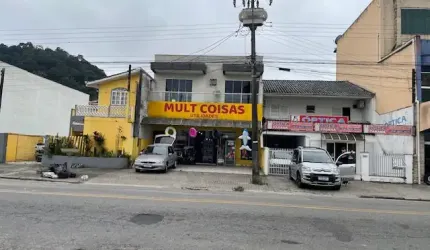 Imóvel comercial com apartamento.