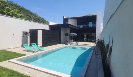 Linda Residência nova no centro Guaratuba
