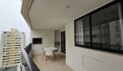 APARTAMENTO COM 03 DORMITÓRIOS NA QUADRA MAR DE BALNEÁRIO CAMBORIÚ