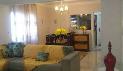 APARTAMENTO PARA REFORMAR COM 04 DORMITÓRIOS EM BALNEÁRIO CAMBORIÚ