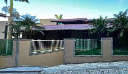 CASA COM 500 M² CONSTRUÍDOS EM CABEÇUDAS - ITAJAÍ