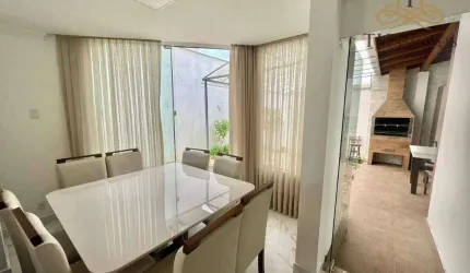 Casa com 3 dormitórios à venda, 200 m² por R$ 1.900.000,00 - Centro - Balneário Camboriú/SC