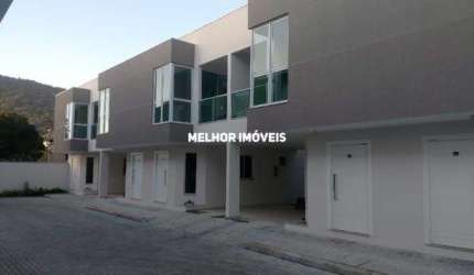 Sobrado Geminado à Venda com 02 Suítes sendo 01 Máster Localizado em Balneário Camboriú - SC