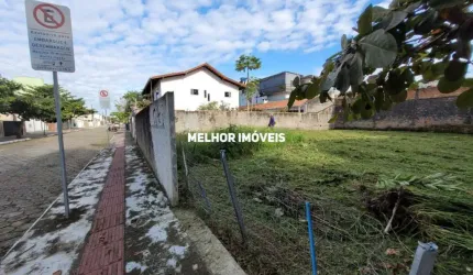 Terreno para Locação Anual Localizado no Centro de Balneário Camboriu - SC