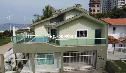 Casa Frente Mar á venda com 5 dormitórios sendo 1 suíte com vista mar em Balneário Piçarras