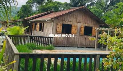 Sítio á venda com 3 dormitórios localizado em Camboriú.