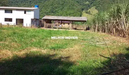 Chácara a vena com 1.476 m² em Camboriú.