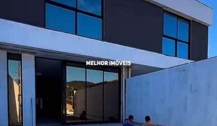 Sobrado Triplex á venda localizado no Bairro da Barra - Balneário Camoriú-SC