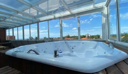 COBERTURA DUPLEX COM HIDROMASSAGEM 1 SUITE + 1 DORM.