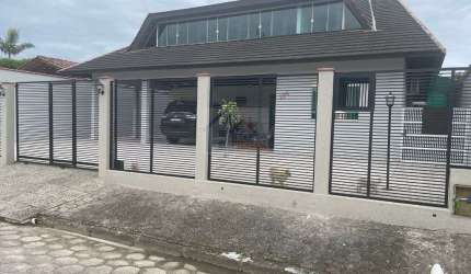 CASA 4 DORMITÓRIOS, PISCINA AQUECIDA, 3 VAGAS DE GARAGEM