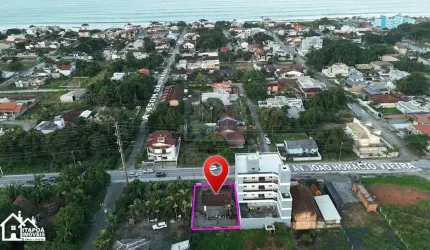 Casa em localização comercial, na Avenida João Horácio Vieira, no centro- Itapoá