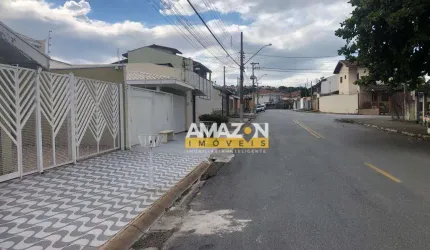 Casa com 3 dormitórios à venda, 220 m² por R$ 583.000,00 - Vila São José - Taubaté/SP