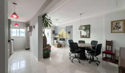 Apartamento semi mobiliado à venda no Ed. Turmalina em Balneário Camboriú
