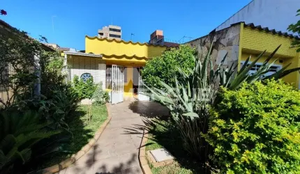 Casa com 3 quartos à venda na Rua Líbero Badaró, 248, Passo da Areia, Porto Alegre por R$ 1.050.000