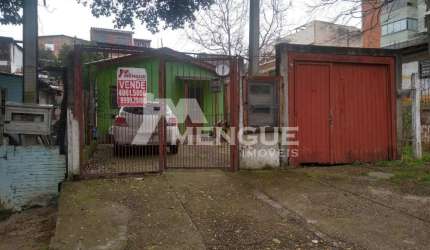 Terreno à venda na Rua Cananéia, 206, Vila Jardim, Porto Alegre por R$ 400.000