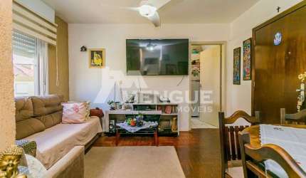Apartamento com 2 quartos à venda na Rua Sapê, 690, Passo da Areia, Porto Alegre por R$ 246.000
