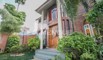 Casa com 3 quartos à venda na Rua Maestro Salvador Campanella, 395, Jardim Planalto, Porto Alegre por R$ 1.632.000