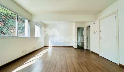 Apartamento com 3 quartos à venda na Rua Antônio Joaquim Mesquita, 570, Passo da Areia, Porto Alegre por R$ 529.000