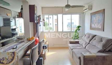 Apartamento com 2 quartos à venda na Rua Antônio Joaquim Mesquita, 570, Passo da Areia, Porto Alegre por R$ 484.000