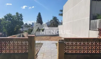 Terreno em condomínio fechado à venda na Praça Padre Mário Tarani, 6, Vila Ipiranga, Porto Alegre por R$ 400.000