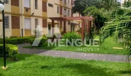 Apartamento com 3 quartos à venda na Rua Roque Calage, 280, Passo da Areia, Porto Alegre por R$ 300.000