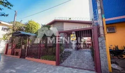 Casa com 5 quartos à venda na Avenida João XXIII, 522, São Sebastião, Porto Alegre por R$ 750.000